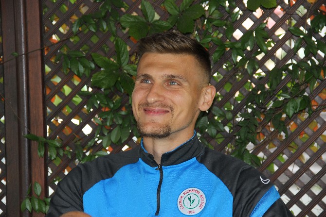 caykur-rizesporlu-oyuncu-emir-dilaver-(3).jpg