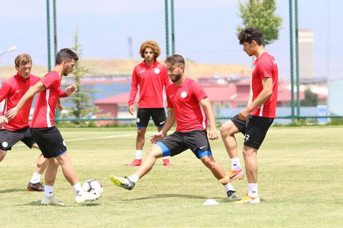 caykur-rizesporun-erzurum-kampi-(8).jpg