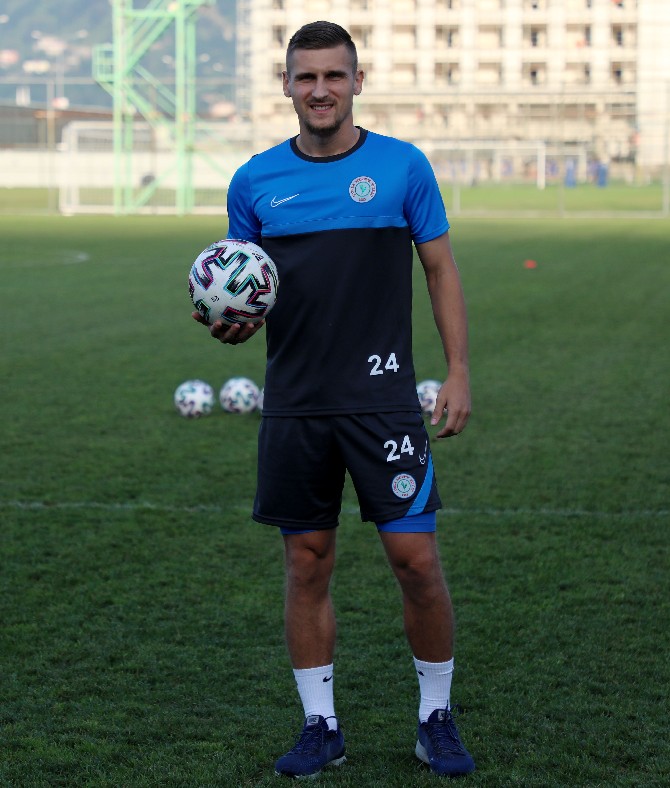 caykur-rizesporun-yeni-transferi-emir-dilaver-(2).jpg