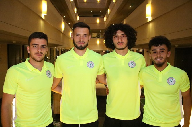 caykur-rizesporun-yeni-transferleri-kampa-katildi-(6).jpg