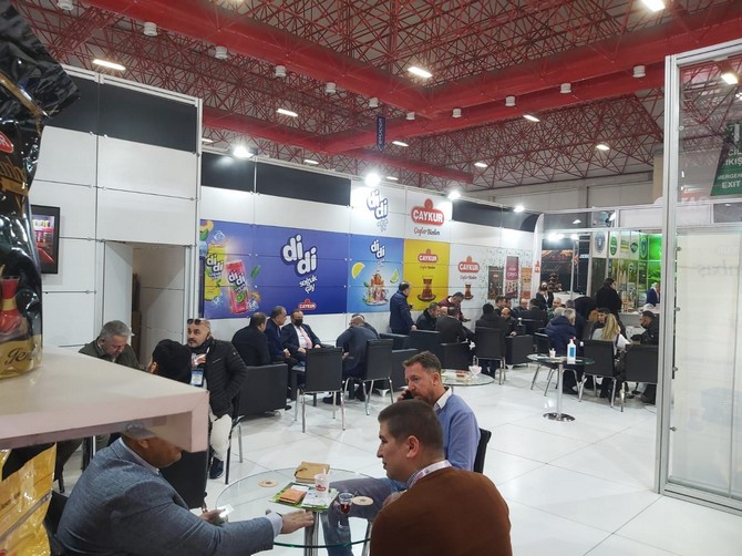 caykur-uluslararasi-fuarda-yeni-pazarlarin-kapilarini-araladi-7.jpg