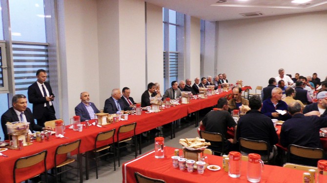 caykur-yeni-paketlemede-ilk-ramazan,-ilk-iftar-(10).jpg