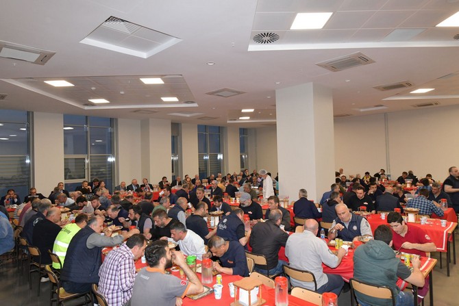 caykur-yeni-paketlemede-ilk-ramazan,-ilk-iftar-(9).jpg