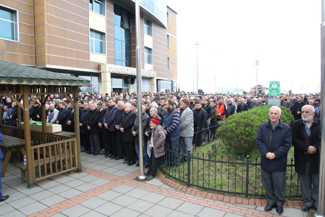 celik,-derepazari’nda-dualarla-ebediyete-ugurlandi.jpg