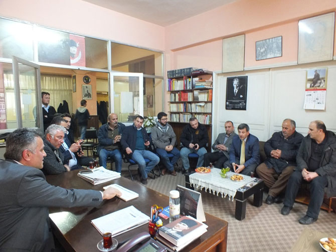 cem-kazmaz-ve-mhp-heyeti-rize-ataturkcu-dusunce-dernegini-ziyaret-etti-1.jpg cem-kazmaz-ve-mhp-heyeti-rize-ataturkcu-dusunce-dernegini-ziyaret-etti-1.jpg