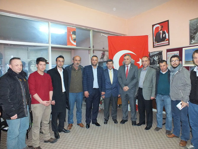 cem-kazmaz-ve-mhp-heyeti-rize-ataturkcu-dusunce-dernegini-ziyaret-etti-2.jpg cem-kazmaz-ve-mhp-heyeti-rize-ataturkcu-dusunce-dernegini-ziyaret-etti-2.jpg