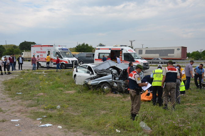 cenaze-yolunda-feci-kaza!-3-olu,-5-yarali-4.jpg cenaze-yolunda-feci-kaza!-3-olu,-5-yarali-4.jpg