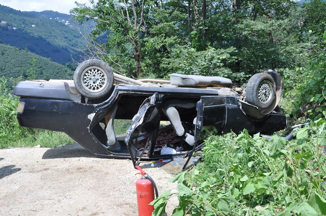 cenaze-yolunda-kaza-1-olu-2-yarali-4.jpg cenaze-yolunda-kaza-1-olu-2-yarali-4.jpg