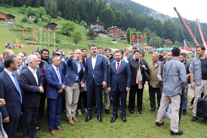 cevre-ve-sehircilik-bakani-murat-kurum,-rize’nin-camlihemsin-ilcesi-ayder-yaylasi’na-(14).jpg