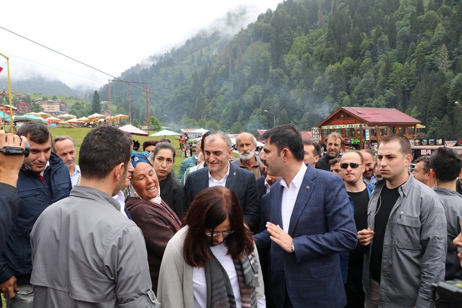 cevre-ve-sehircilik-bakani-murat-kurum,-rize’nin-camlihemsin-ilcesi-ayder-yaylasi’na-(15).jpg