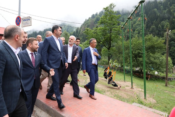 cevre-ve-sehircilik-bakani-murat-kurum,-rize’nin-camlihemsin-ilcesi-ayder-yaylasi’na-(4).jpg