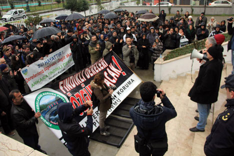 cevreci-tepkisi-ced-toplantisini-erteletti-3.jpg cevreci-tepkisi-ced-toplantisini-erteletti-3.jpg