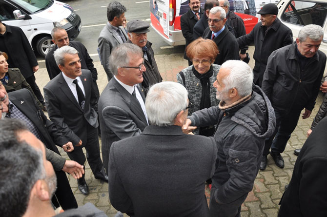 chp)-rize-milletvekili-adaylari,-ilce-gezilerini-surduruyor6.jpg