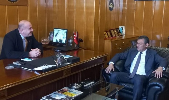 chp-grup-baskan-vekili-ozgur-ozel-tek-gida-is-sendikasi-rize-bolge-temsilciligini-ziyaret-etti-6.jpg