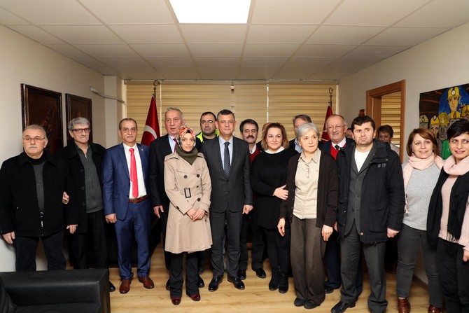 chp-grup-baskanvekili-ozgur-ozel-rizede-(4).jpg
