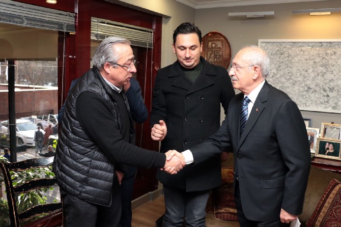 chp-lideri-kilicdaroglundan-hasan-fehmi-gunesin-ailesine-taziye-ziyareti-2.jpg