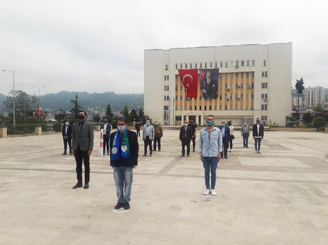chp-rize’de-19-mayis’i-ve-rizespor’un-kurulusunu-kutladi-(1).jpg