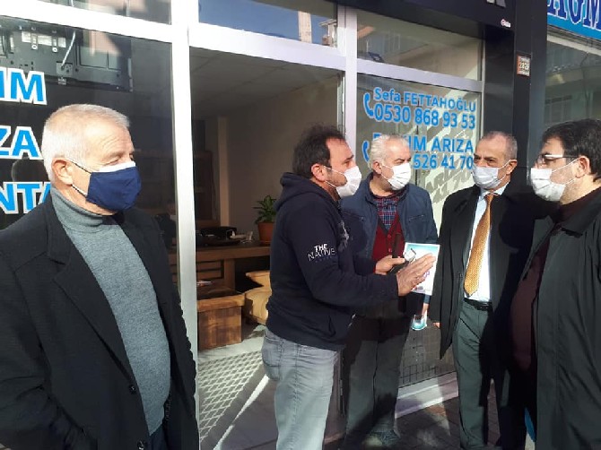 chp-rize-il-baskani-saltuk-deniz,-beraberinde-merkez-ilce-baskani-necati-topaloglu-ve-yonetim-kurulu-uyeleriyle-birlikte-esnaf-ziyaretlerinde-bulundu-(1).jpg