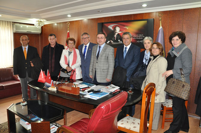 chp-rize-milletvekili-adaylari-stk-ziyaretleri-4.jpg chp-rize-milletvekili-adaylari-stk-ziyaretleri-4.jpg