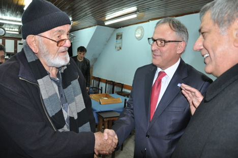 chp-rizede-ikinci-vekili-de-istiyor-4.jpg chp-rizede-ikinci-vekili-de-istiyor-4.jpg