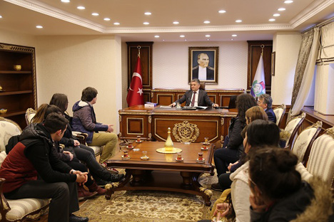 cocuk-haklari-komitesi,-vali-ersin-yaziciyi-ziyaret-etti-1.jpg cocuk-haklari-komitesi,-vali-ersin-yaziciyi-ziyaret-etti-1.jpg