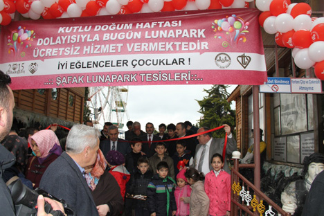 cocuklar-lunaparkta-doyasiya-eglendi--1.jpg cocuklar-lunaparkta-doyasiya-eglendi--1.jpg