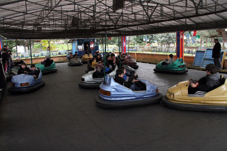 cocuklar-lunaparkta-doyasiya-eglendi--12.jpg cocuklar-lunaparkta-doyasiya-eglendi--12.jpg