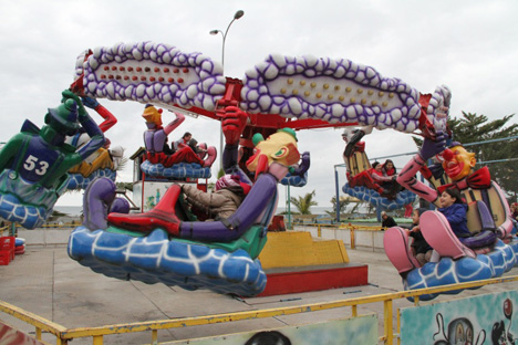 cocuklar-lunaparkta-doyasiya-eglendi--17.jpg cocuklar-lunaparkta-doyasiya-eglendi--17.jpg