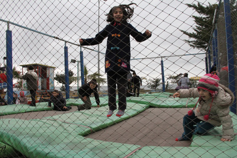 cocuklar-lunaparkta-doyasiya-eglendi--18.jpg cocuklar-lunaparkta-doyasiya-eglendi--18.jpg