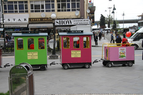 cocuklar-lunaparkta-doyasiya-eglendi--20.jpg cocuklar-lunaparkta-doyasiya-eglendi--20.jpg