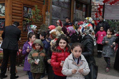 cocuklar-lunaparkta-doyasiya-eglendi--23.jpg cocuklar-lunaparkta-doyasiya-eglendi--23.jpg