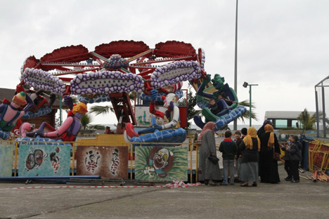 cocuklar-lunaparkta-doyasiya-eglendi--25.jpg cocuklar-lunaparkta-doyasiya-eglendi--25.jpg