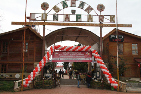 cocuklar-lunaparkta-doyasiya-eglendi--26.jpg cocuklar-lunaparkta-doyasiya-eglendi--26.jpg