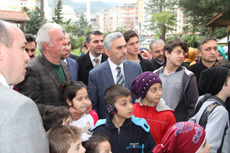 cocuklar-lunaparkta-doyasiya-eglendi--4.jpg cocuklar-lunaparkta-doyasiya-eglendi--4.jpg