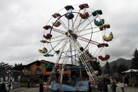 cocuklar-lunaparkta-doyasiya-eglendi--5.jpg cocuklar-lunaparkta-doyasiya-eglendi--5.jpg