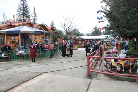 cocuklar-lunaparkta-doyasiya-eglendi--9.jpg cocuklar-lunaparkta-doyasiya-eglendi--9.jpg