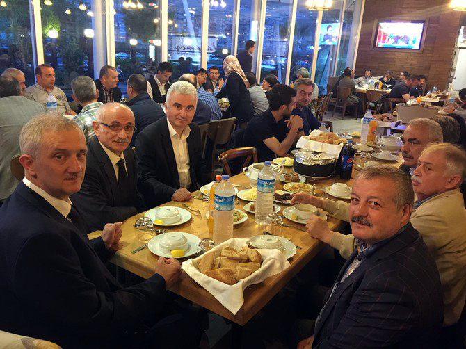 coruh-edas-rize-calisanlari-iftarda-bulustu-(7).jpg