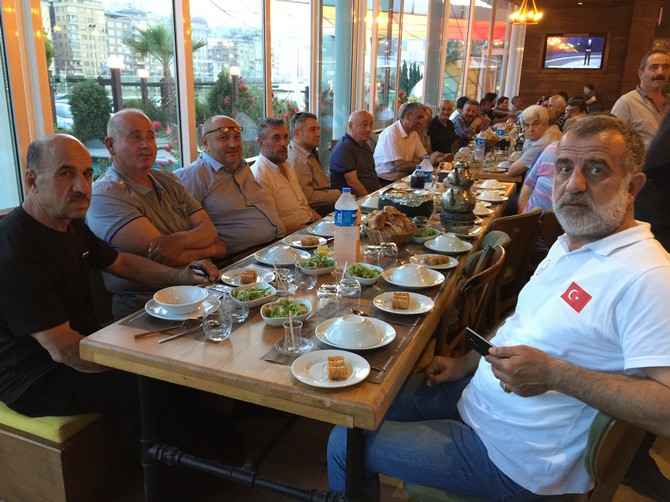 coruh-elektrik-dagitim-a.s.-rize-il-mudurlugu-geleneksel-iftar-yemegi-(4).jpg