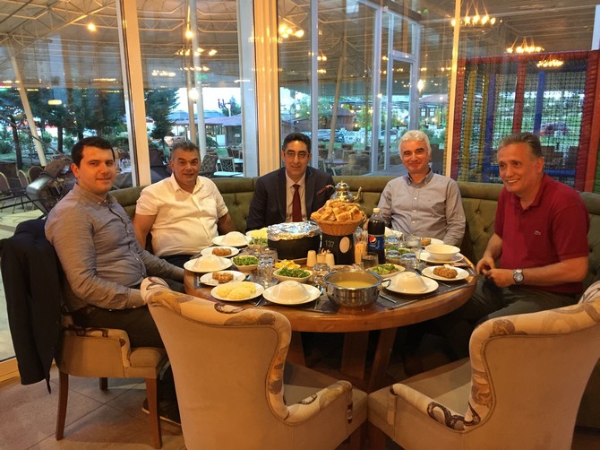 coruh-elektrik-dagitim-a.s.-rize-il-mudurlugu-geleneksel-iftar-yemegi-(8).jpg