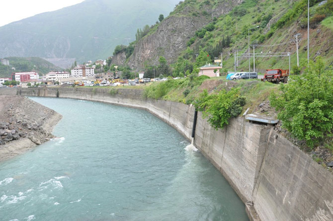 coruh-nehrine-dusen-isci-kayboldu1.jpg coruh-nehrine-dusen-isci-kayboldu1.jpg