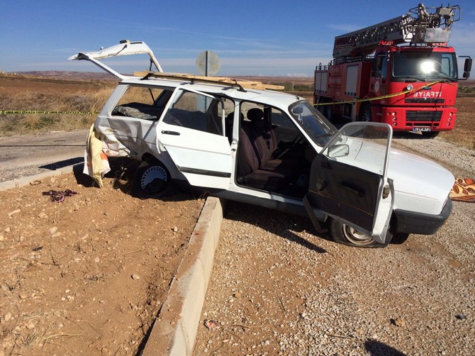 corumda-iki-otomobil-carpisti-4-olu,-3-yarali-(2).jpg