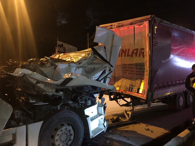 corumda-iki-tir-carpisti-1-olu-(5).jpg
