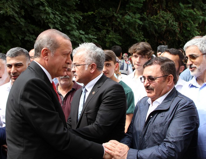 cumhurbaskani-erdogan’dan-osman-karavinin-ailesine-taziye-ziyareti-(3).jpg