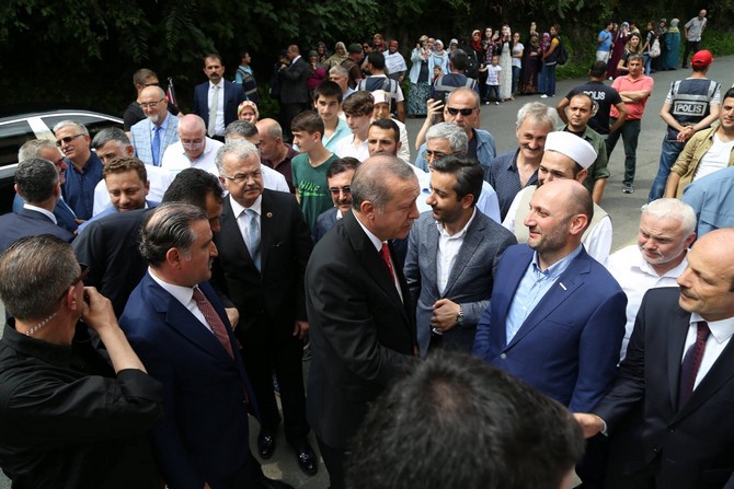 cumhurbaskani-erdogan’dan-osman-karavinin-ailesine-taziye-ziyareti-(4).jpg