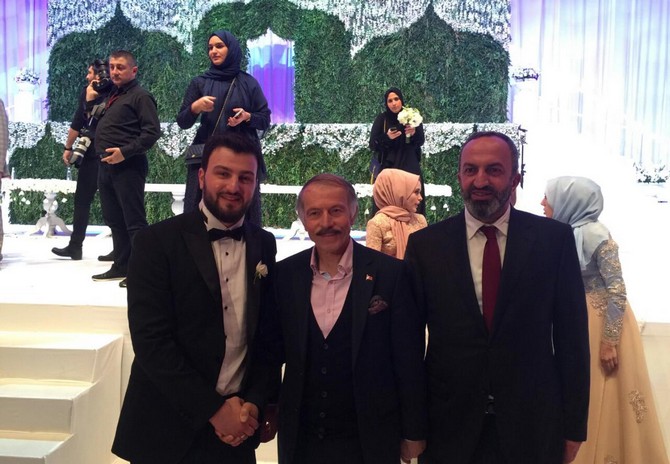 cumhurbaskani-erdogan,-rizeli-hayir-sever-is-adami-mehmet-emin-erkan’in-dugununde-nikah-sahitligi-yapti-(8).jpg