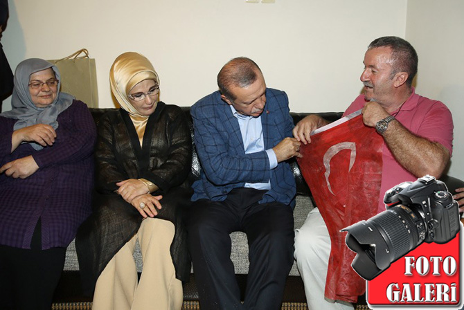 cumhurbaskani-erdogan,-rizeli-sehidin-ailesini-ziyaret-etti.jpg