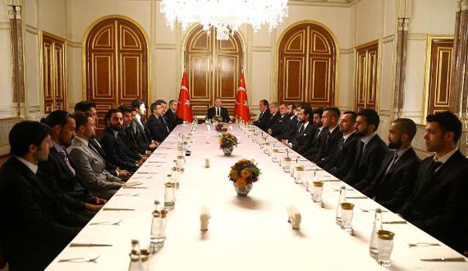 cumhurbaskani-erdogan,-takim-kaptanlarini-kabul-etti1.20150412221659.jpg