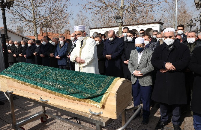 cumhurbaskani-erdogan-ahmet-erdoganin-cenazesine-katildi-2.jpg
