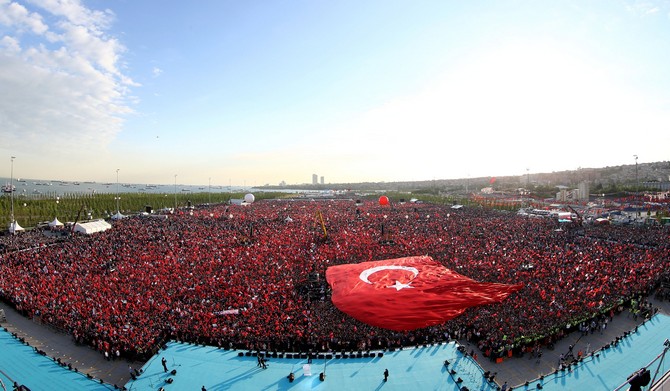 cumhurbaskani-erdogan-istanbulun-fethinin-562.-yili-kutlamalarina-katildi-(52).jpg