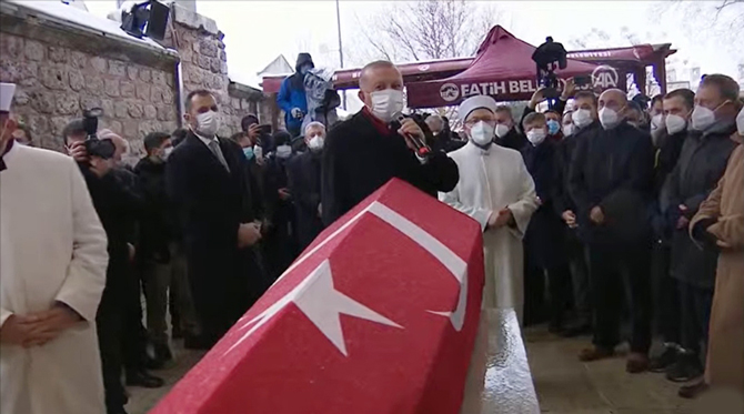 cumhurbaskani-erdogan-kadir-topbas-icin-duzenlenen-cenaze-torenine-katildi-(8).jpg